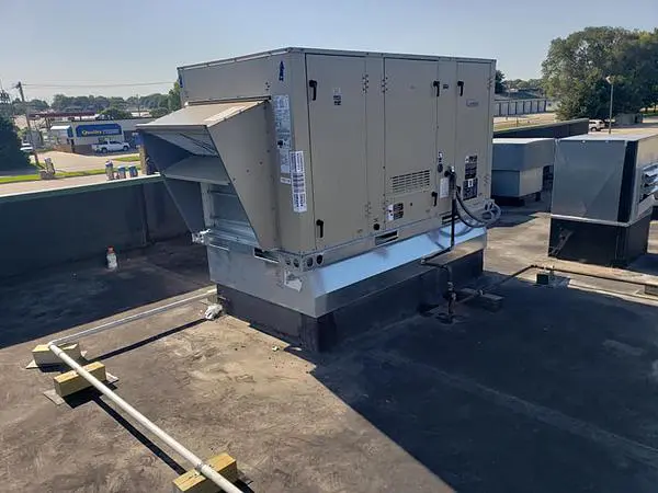 Packaged rooftop HVAC unit for efficiency